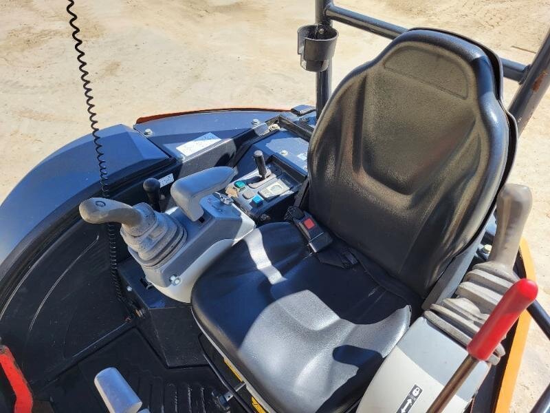 HITACHI ZX26U-5 + 3 GODETS – Image 9