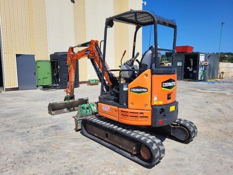 HITACHI ZX26U-5 + 3 GODETS – Image 4