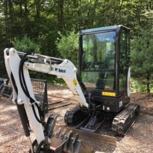Bobcat E20 , 1,8T + 3 GODETS