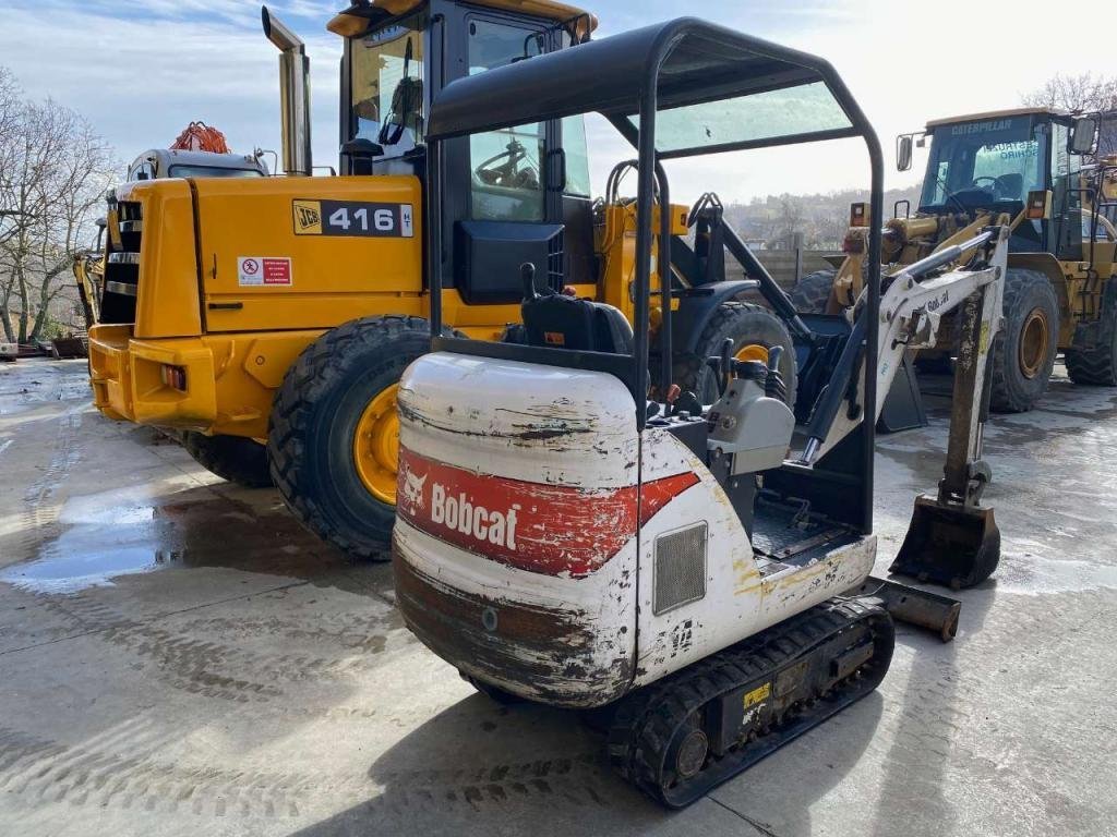 BOBCAT E14 avec 3 godets et BRH – Image 2