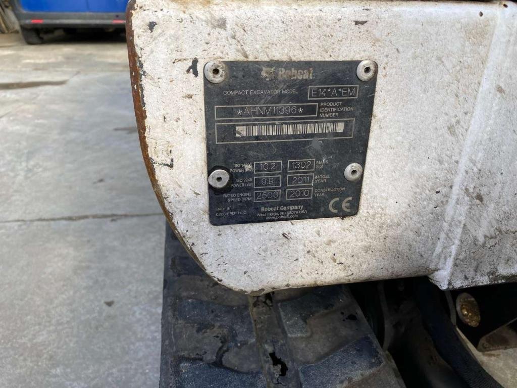 BOBCAT E14 avec 3 godets et BRH – Image 5