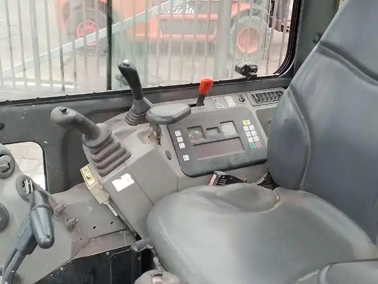 BOBCAT E26 + 3 GODETS – Image 12