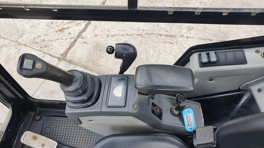 CAT 302.2D 2,1 T + 3 GODETS – Image 13