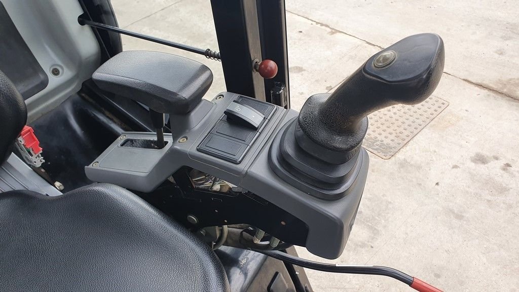 CAT 302.2D 2,1 T + 3 GODETS – Image 14