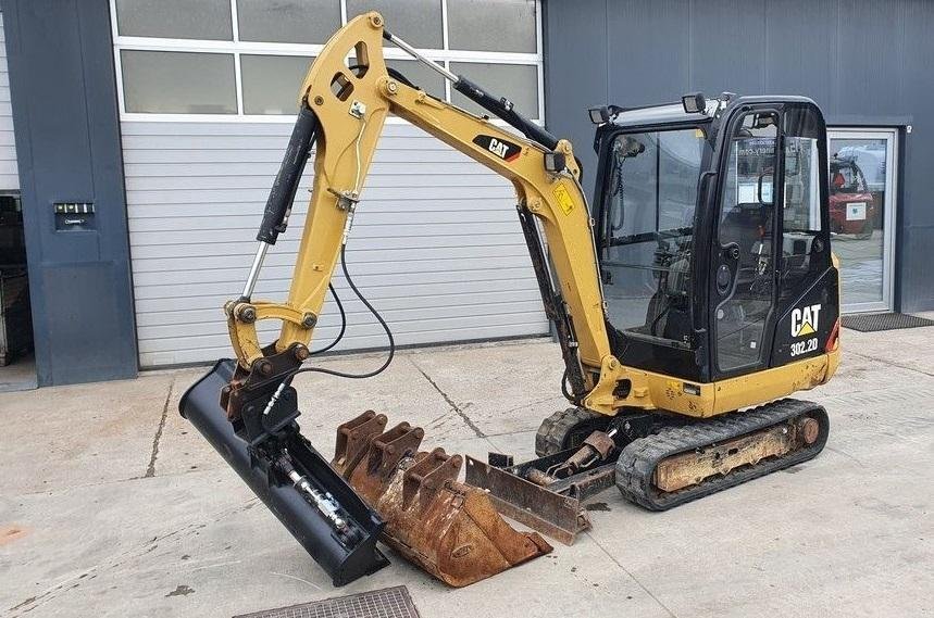 CAT 302.2D 2,1 T + 3 GODETS – Image 2