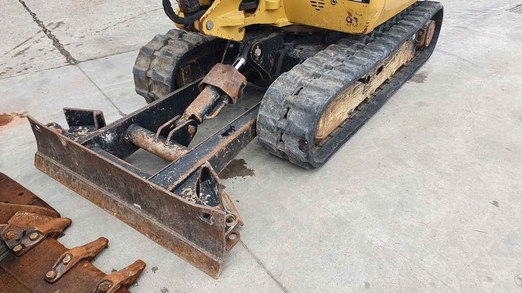 CAT 302.2D 2,1 T + 3 GODETS – Image 3