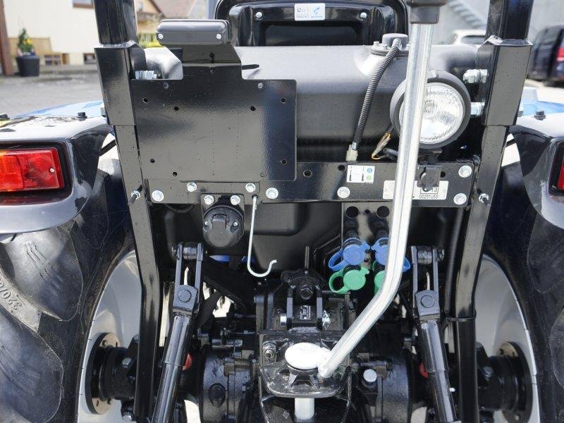 New Holland Boomer50 – Image 7