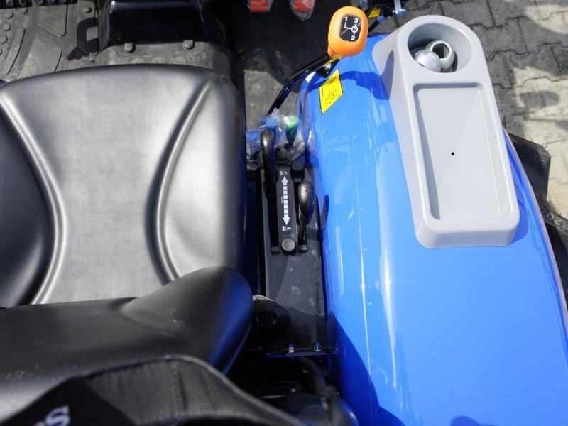 New Holland Boomer50 – Image 12