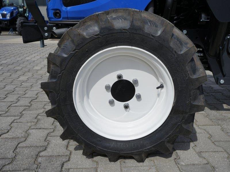 New Holland Boomer50 – Image 15