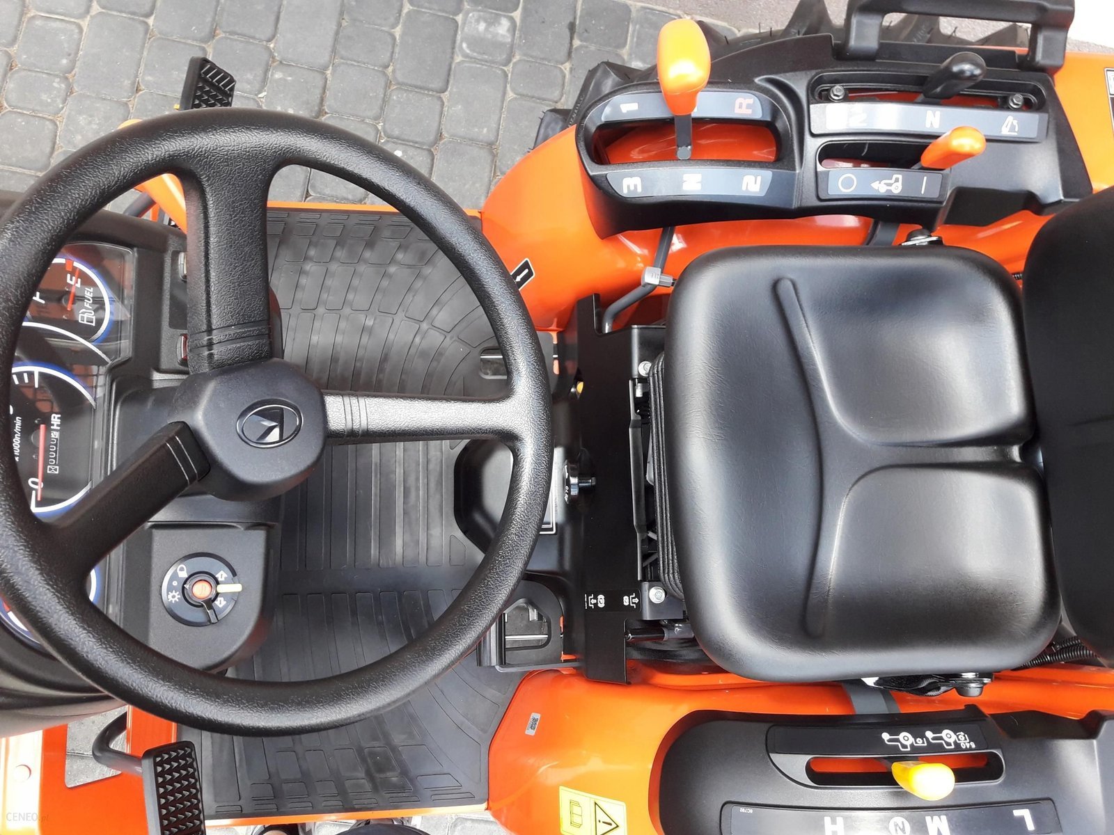 Micro Tracteur 4×4 KUBOTA L1501 arceau arrière diesel 50cv – Image 11
