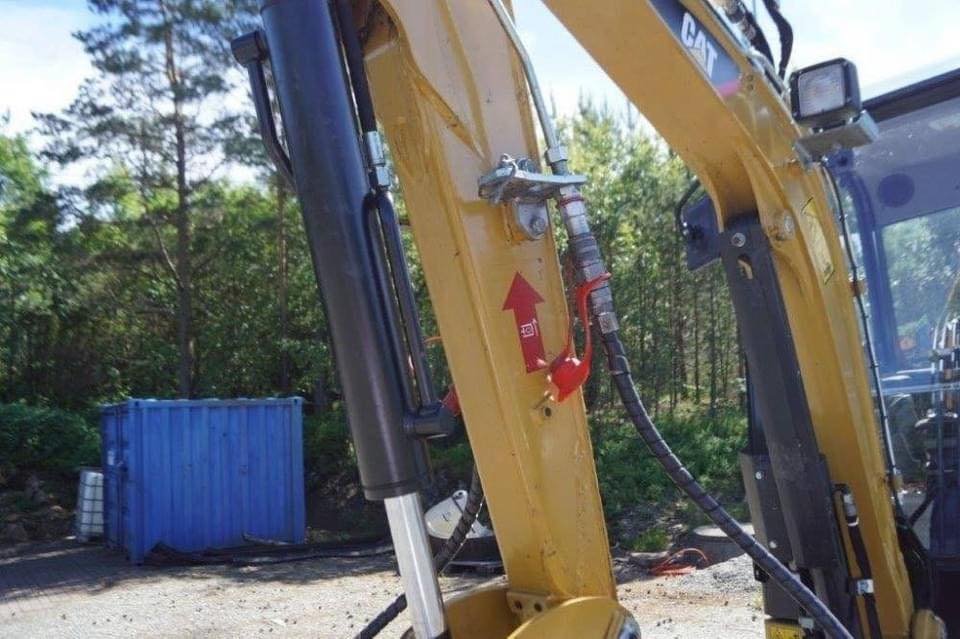 2017 CATERPILLAR 301.7D + 3 GODETS + REMORQUE – Image 4