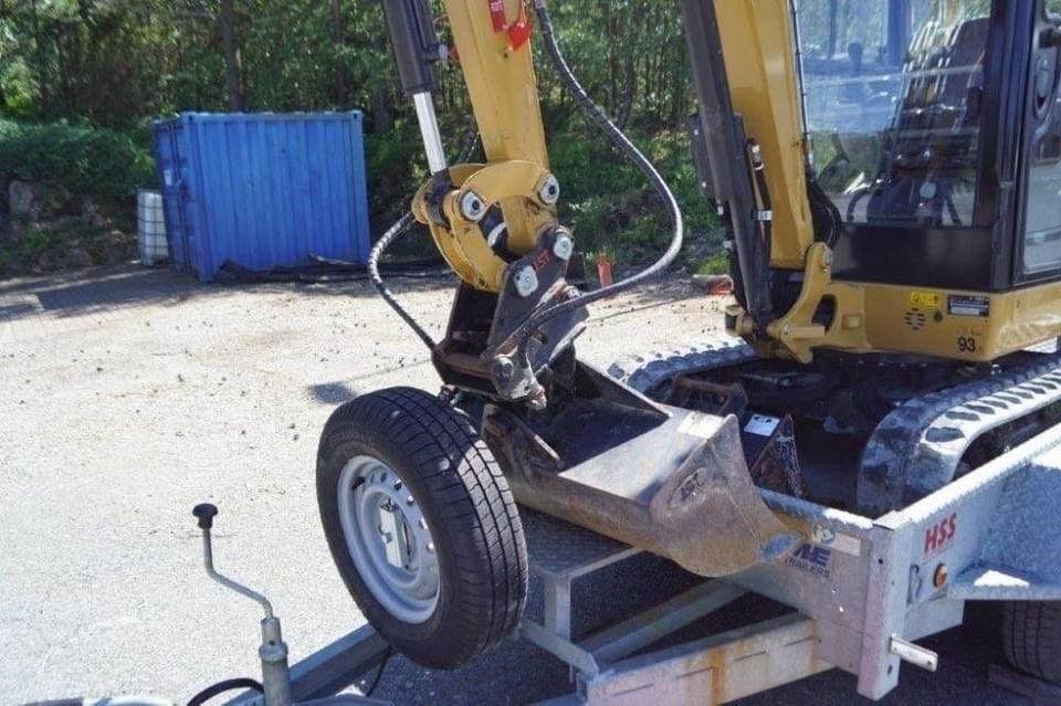 2017 CATERPILLAR 301.7D + 3 GODETS + REMORQUE – Image 7