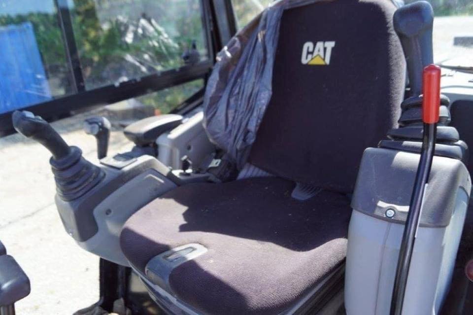 2017 CATERPILLAR 301.7D + 3 GODETS + REMORQUE – Image 9