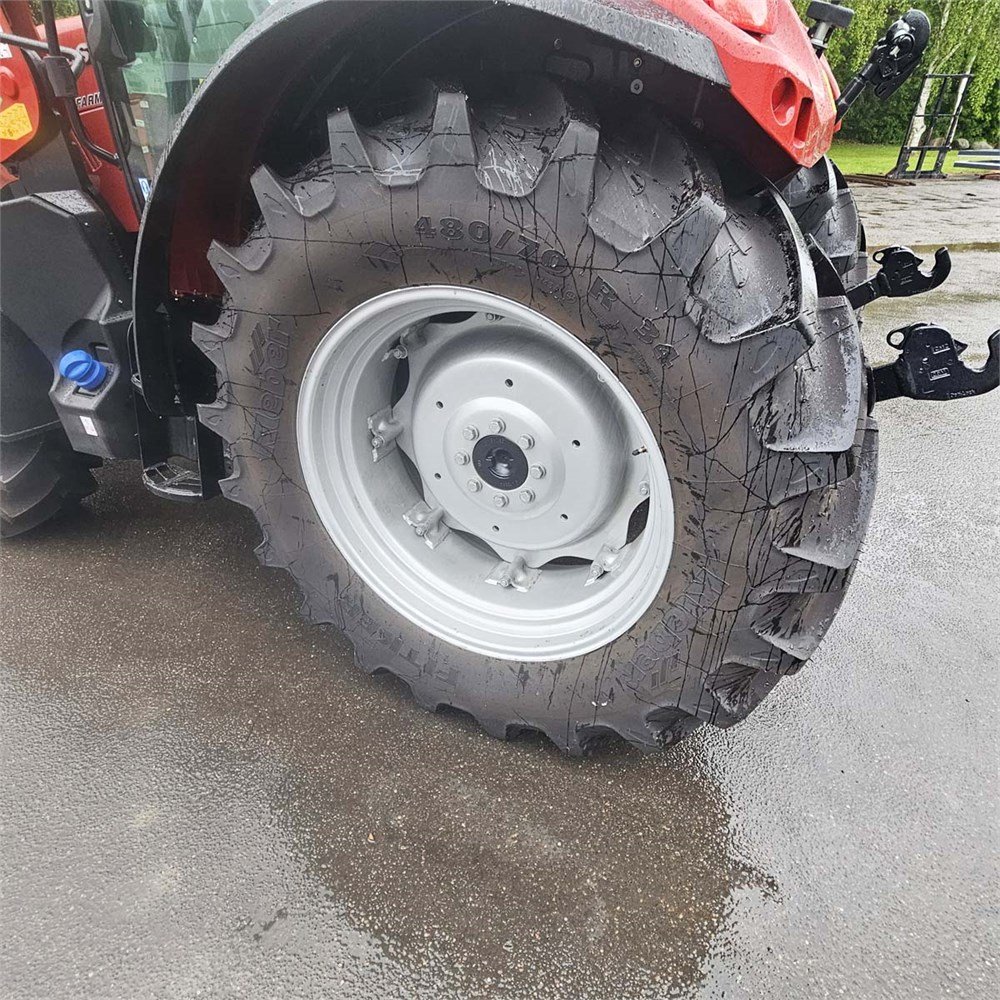 Case IH Farmall 100 A – Image 28