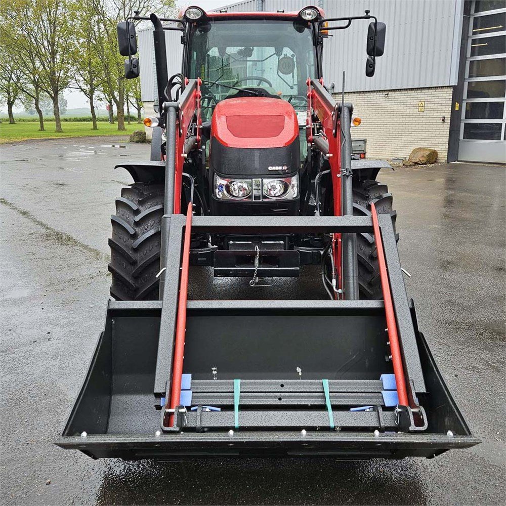 Case IH Farmall 100 A – Image 63