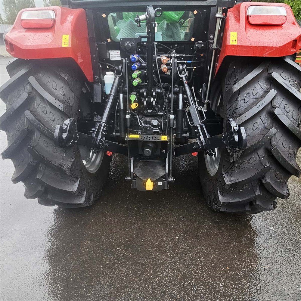 Case IH Farmall 100 A – Image 56