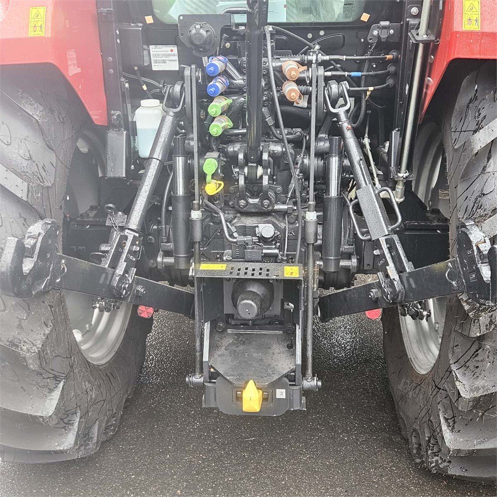 Case IH Farmall 100 A – Image 55