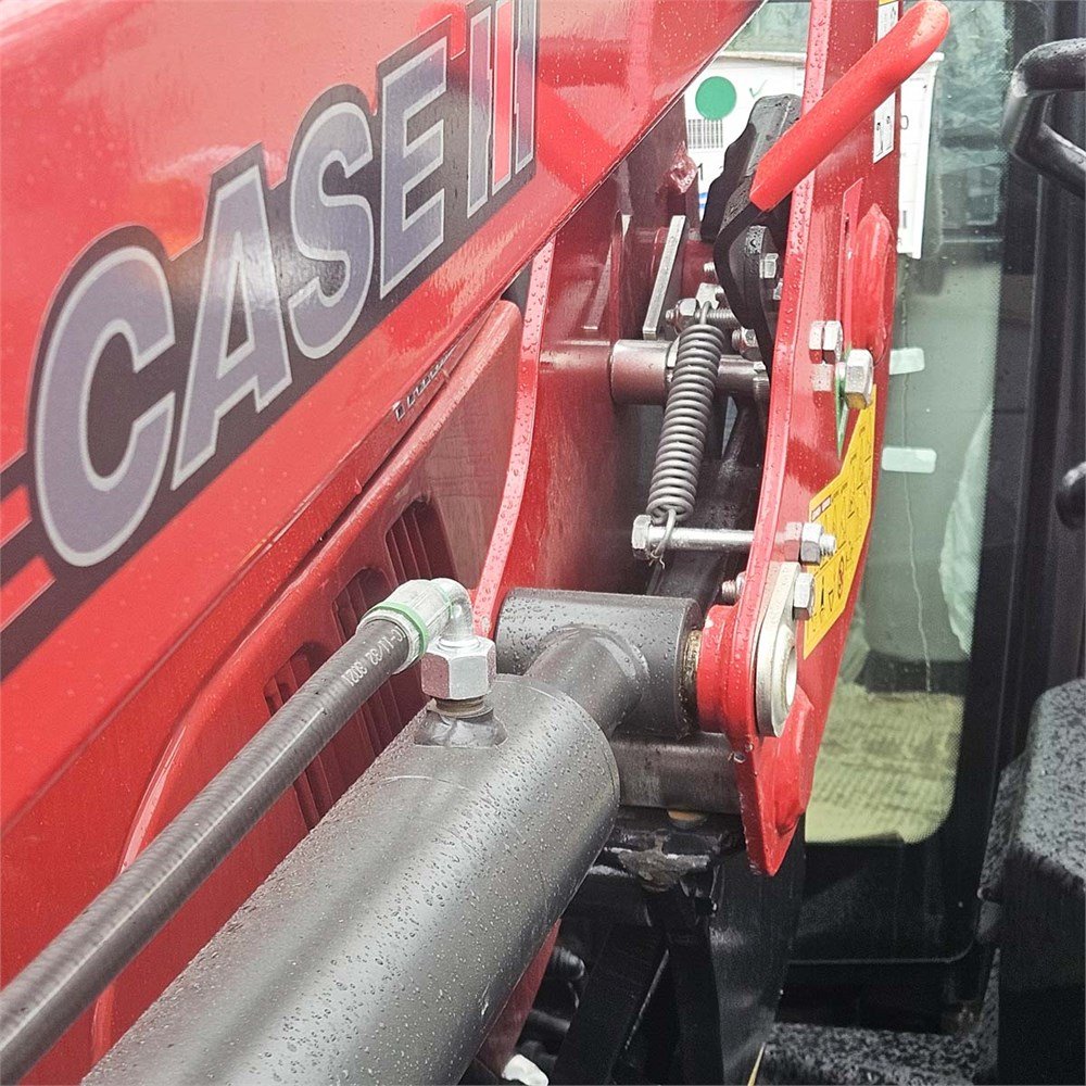 Case IH Farmall 100 A – Image 58