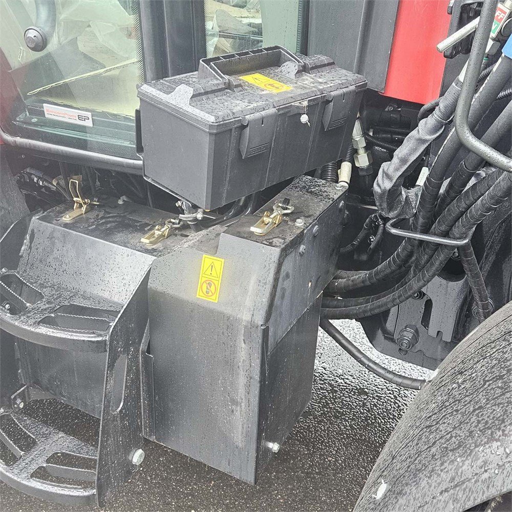 Case IH Farmall 100 A – Image 49