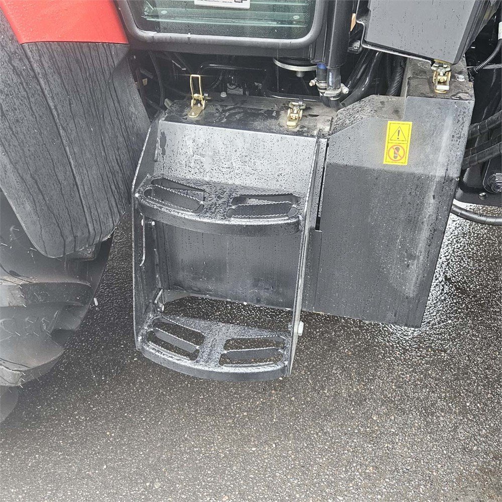 Case IH Farmall 100 A – Image 2