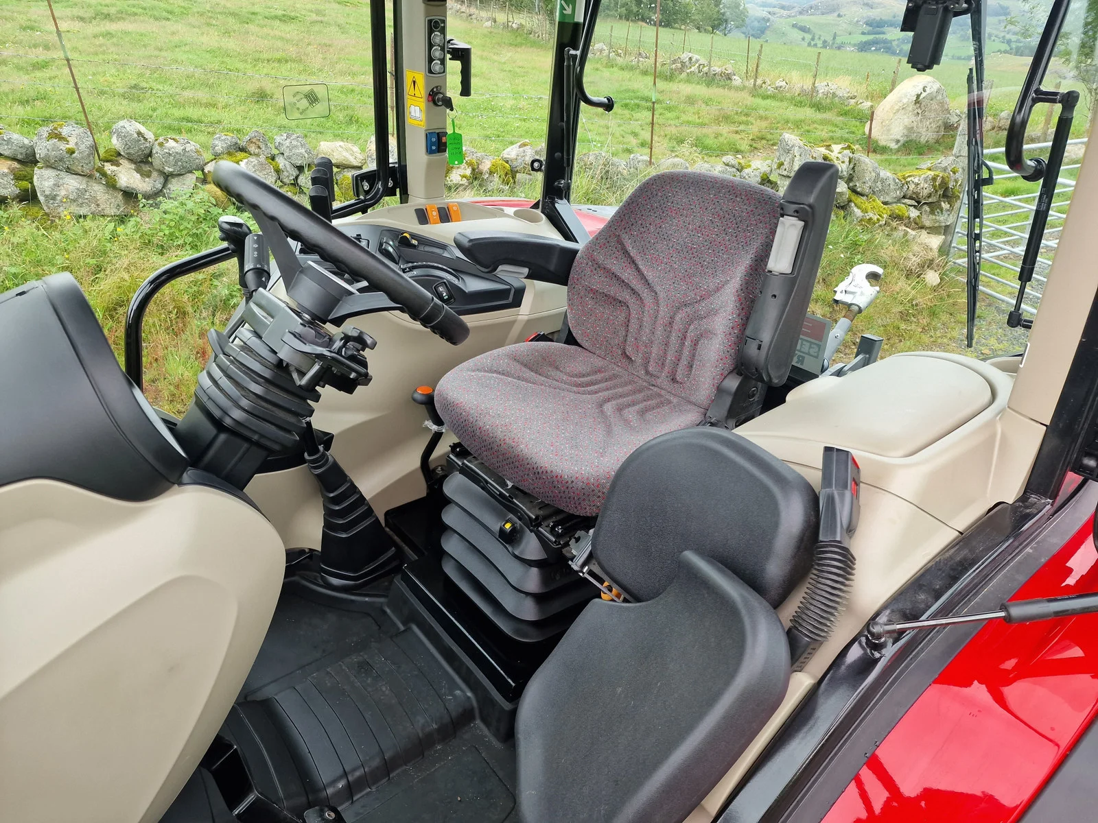 Massey Ferguson 4710M Dyna 2 – 2021 – Image 31