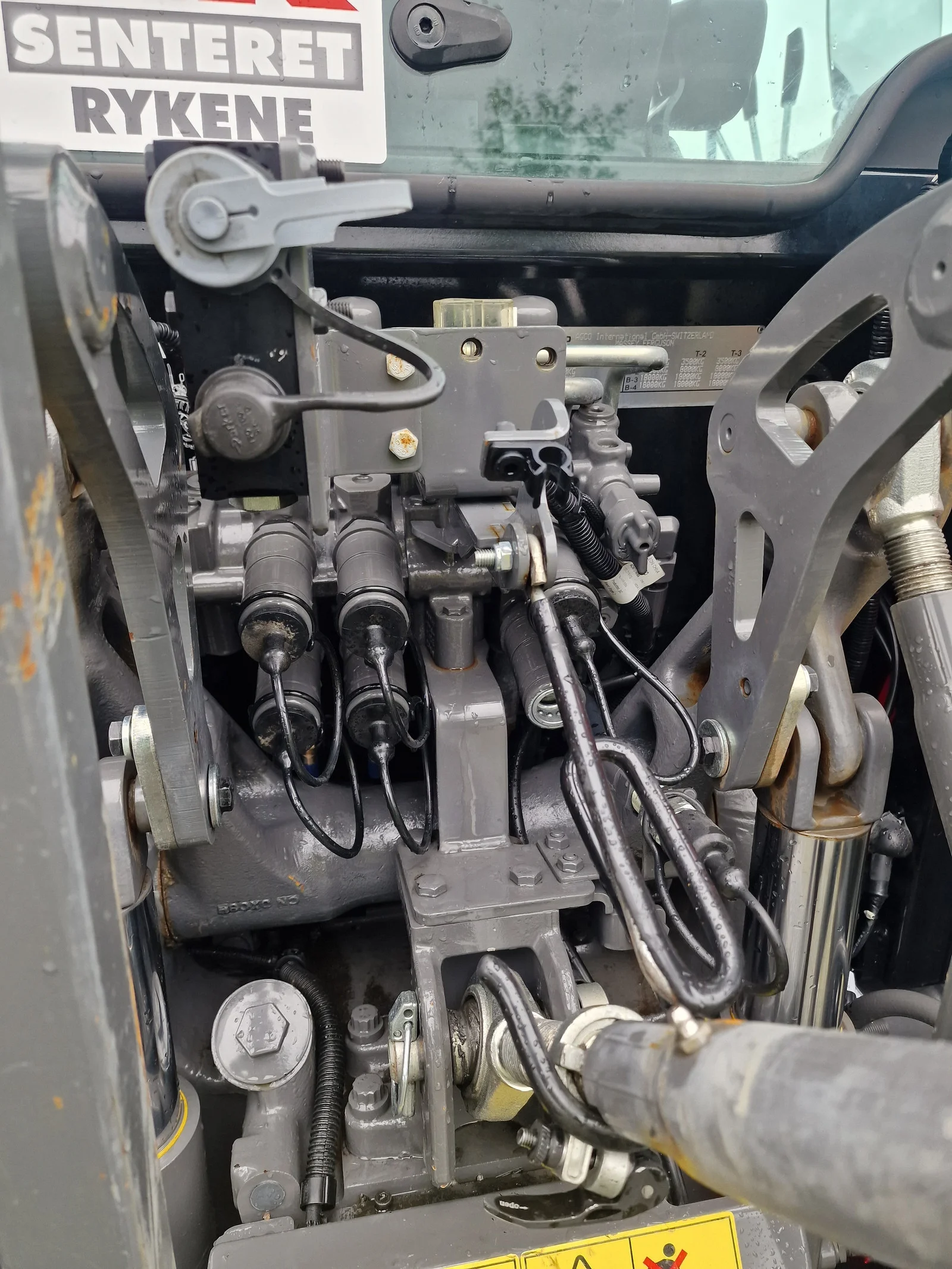 Massey Ferguson 4710M Dyna 2 – 2021 – Image 11
