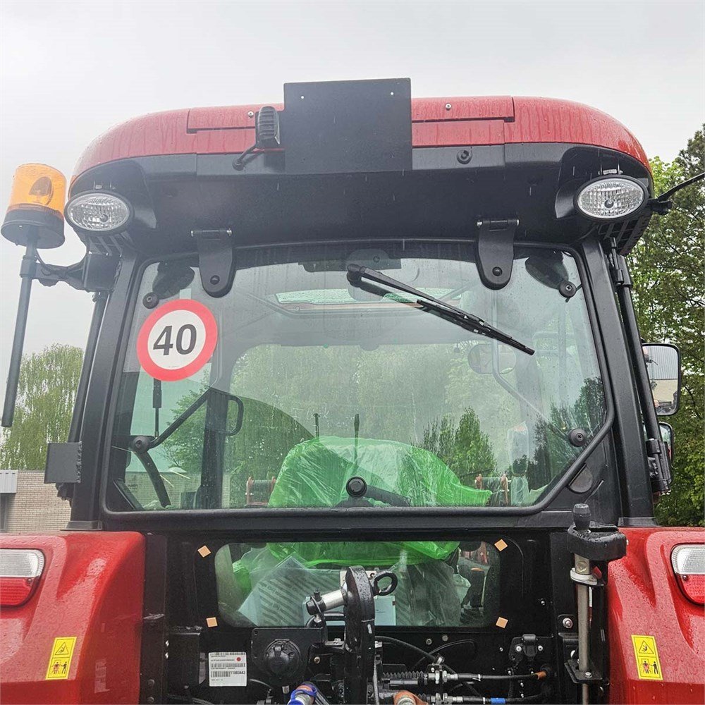 Case IH Farmall 100 A – Image 57