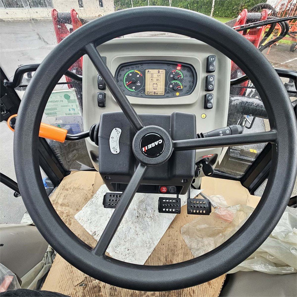 Case IH Farmall 100 A – Image 52
