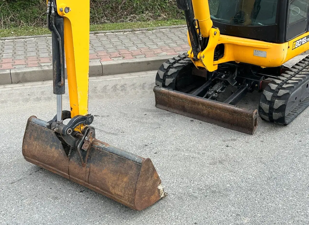 JCB 8018 CTS - 1,8T – Image 2