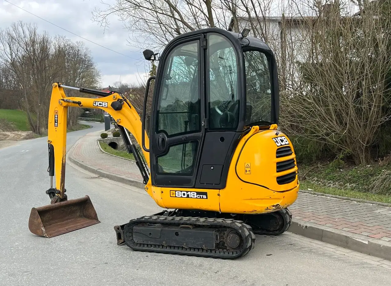 JCB 8018 CTS - 1,8T – Image 10