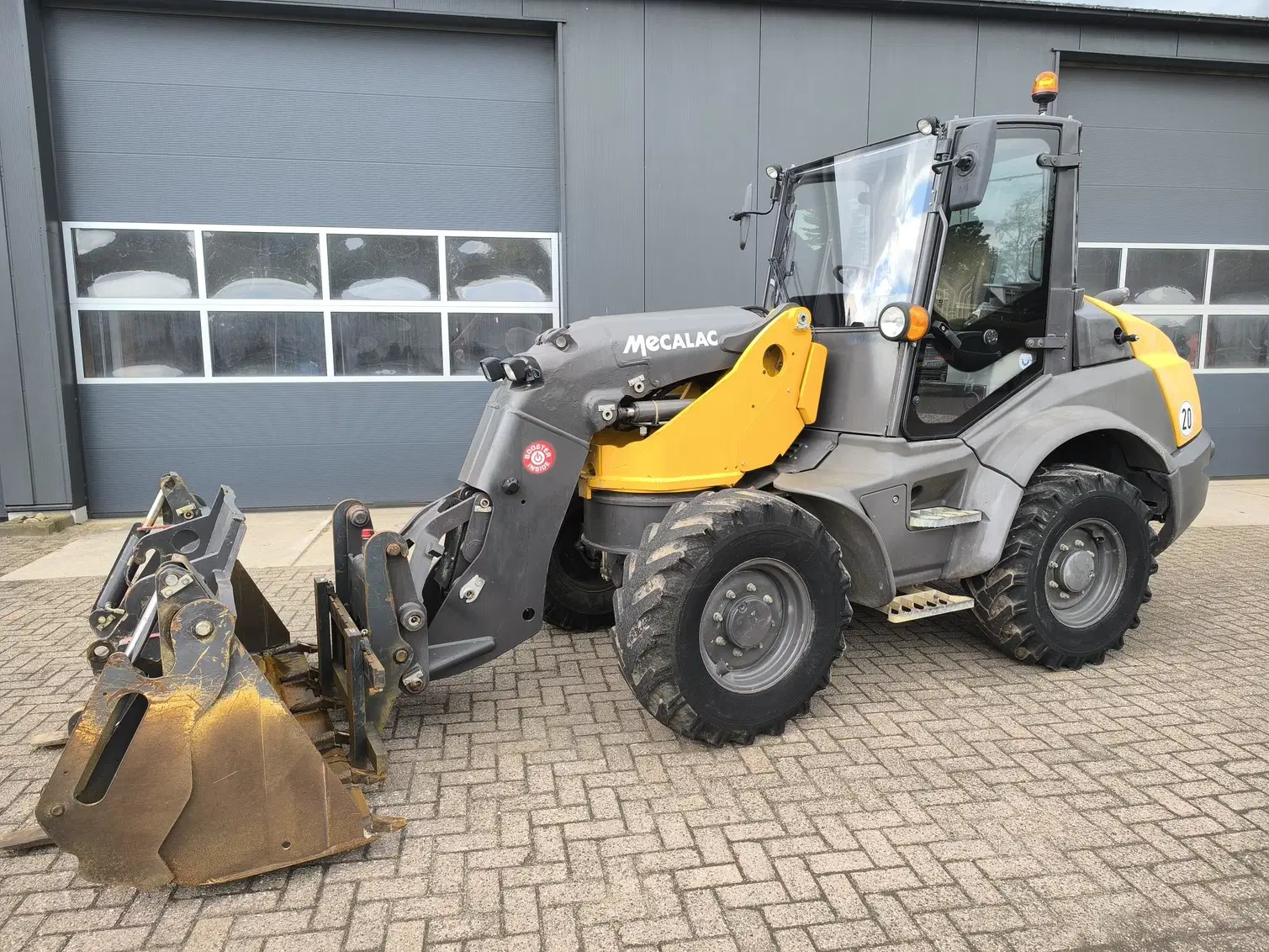 Mecalac AS 700 – Image 3