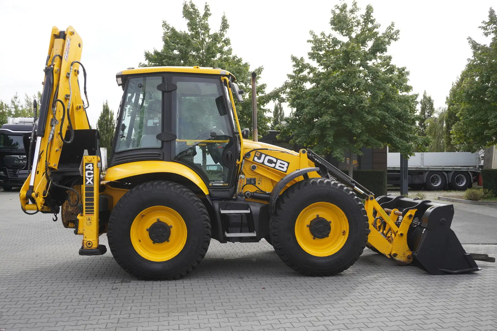 JCB 4CX PRO