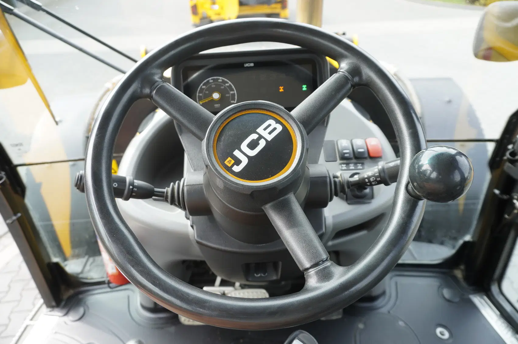 JCB 4CX PRO – Image 14